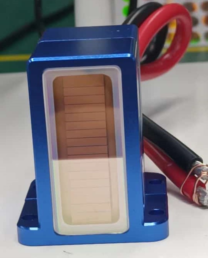 &nbsp;16 laser bars inside 1600W diode laser stack module