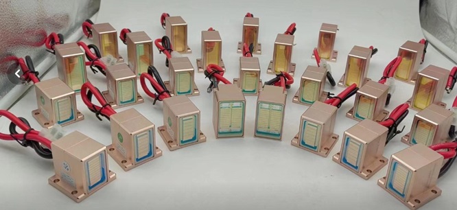 macro channel and micro channel heat sink cooling system&nbsp;
